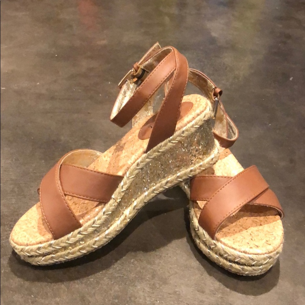Michael Kors little girls wedges